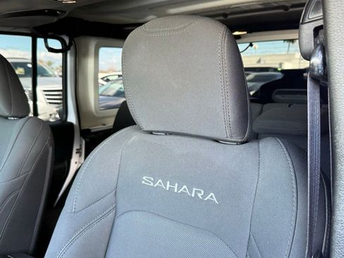 Used 2019 Jeep Wrangler Unlimited Sahara image 2