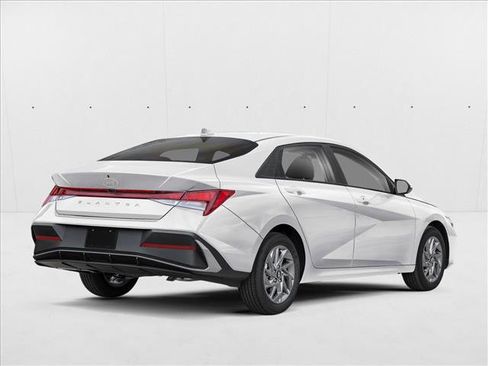 New 2026 Hyundai Elantra SEL Sport Premium image 2