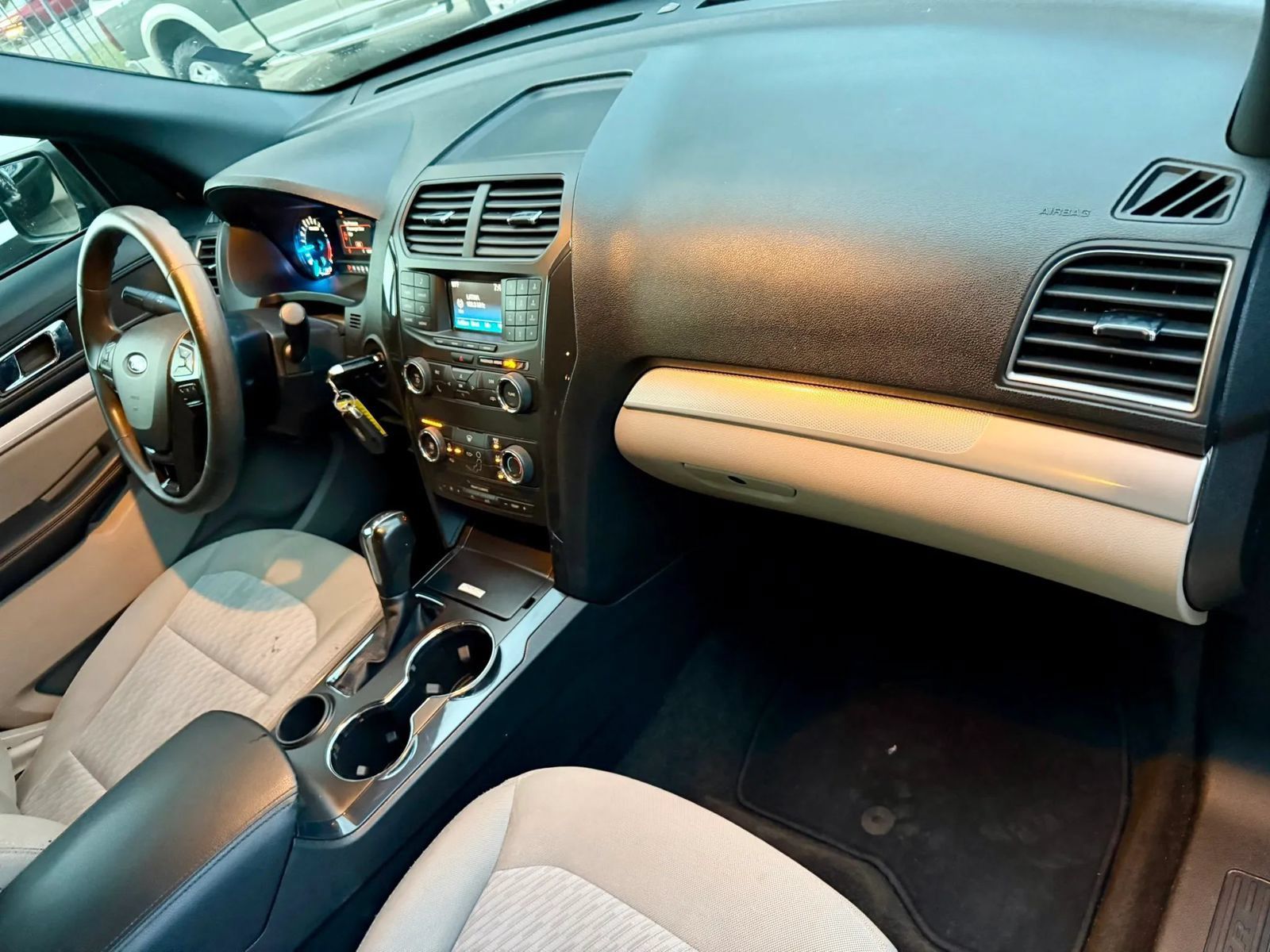 Used 2018 Ford Explorer FWD image 16