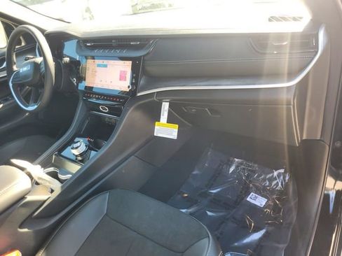 New 2026 Jeep Grand Cherokee Altitude image 15