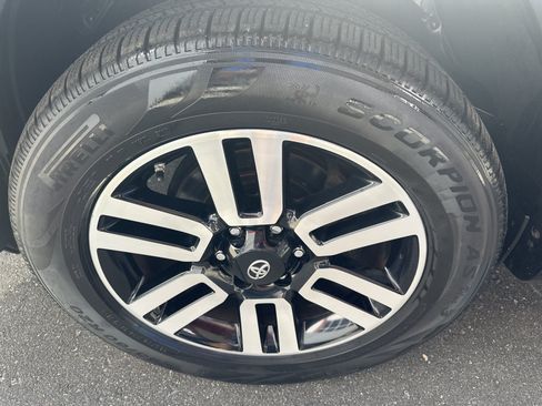 Used 2016 Toyota 4Runner Limited AWD/4WD image 36