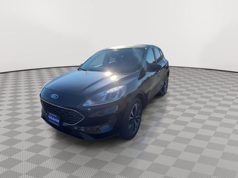Used 2022 Ford Escape SE w/ SE Sport Appearance Package image 4