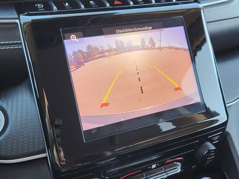 Used 2023 Jeep Grand Cherokee L Laredo image 22