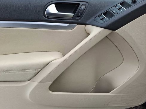 Used 2012 Volkswagen Tiguan SEL image 10