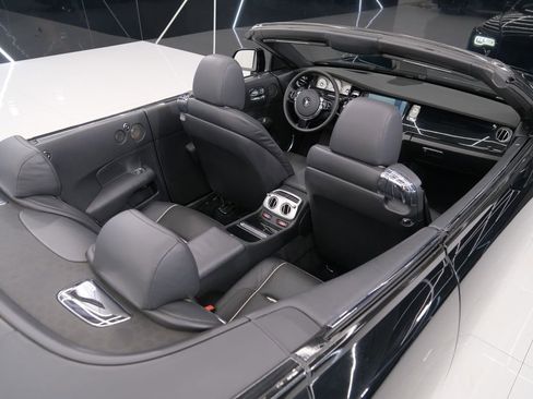 Used 2016 Rolls-Royce Dawn image 38