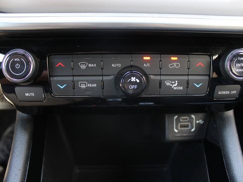 Used 2025 Jeep Compass Limited AWD/4WD image 21