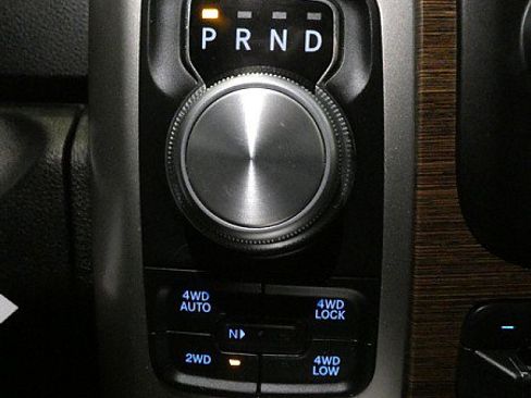 Used 2019 RAM 1500 Laramie AWD/4WD image 17