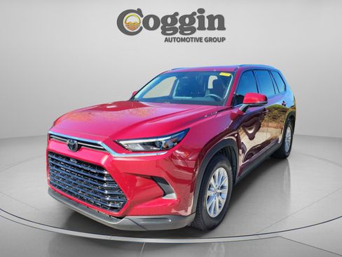 Certified 2024 Toyota Grand Highlander XLE image 3