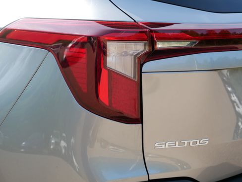 Certified 2024 Kia Seltos LX AWD/4WD image 17