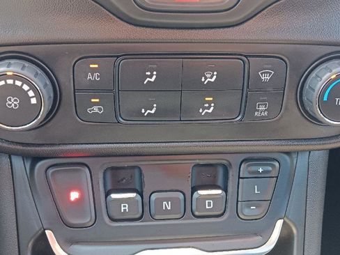 Used 2019 GMC Terrain SLE image 20