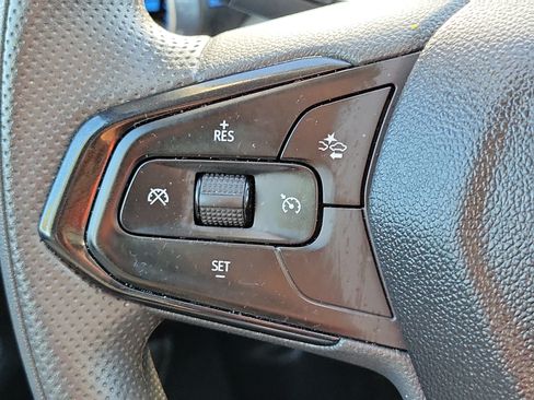 Used 2025 Chevrolet Trax LT FWD image 25