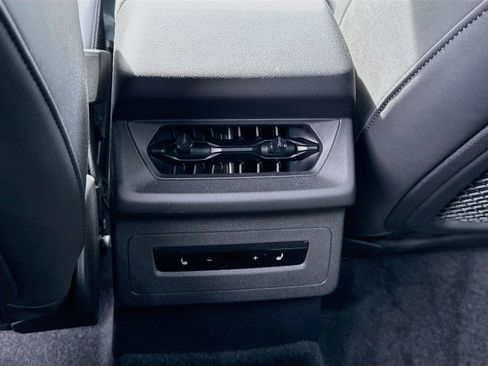 Certified 2025 Audi SQ6 e-tron Prestige AWD/4WD image 26