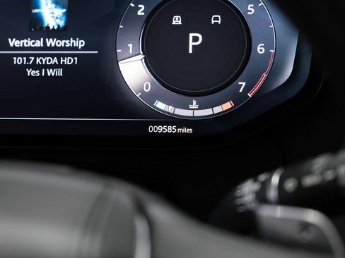 Used 2024 Land Rover Range Rover SE image 16