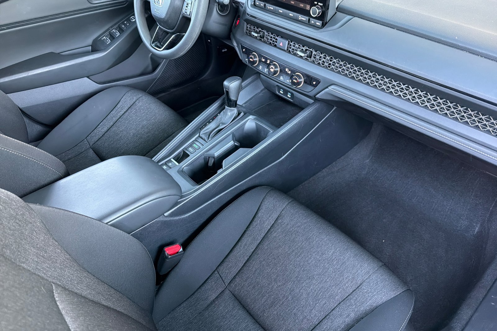Used 2025 Honda Accord SE image 15