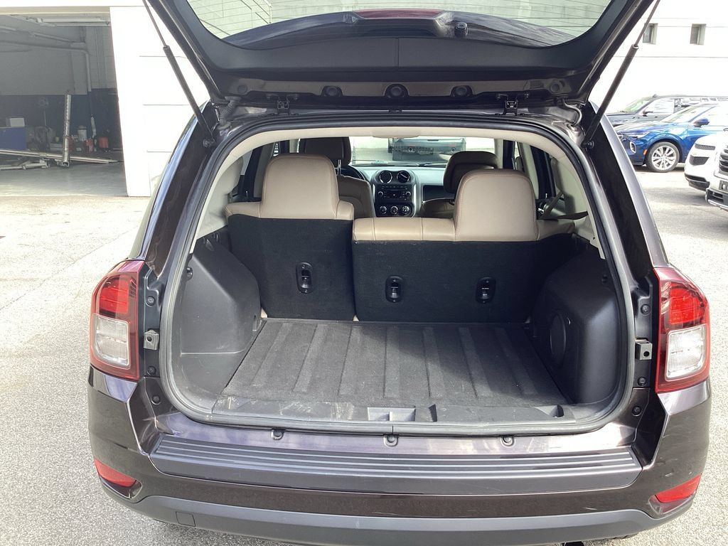 Used 2014 Jeep Compass Latitude w/ Sun/Sound Group AWD/4WD image 11