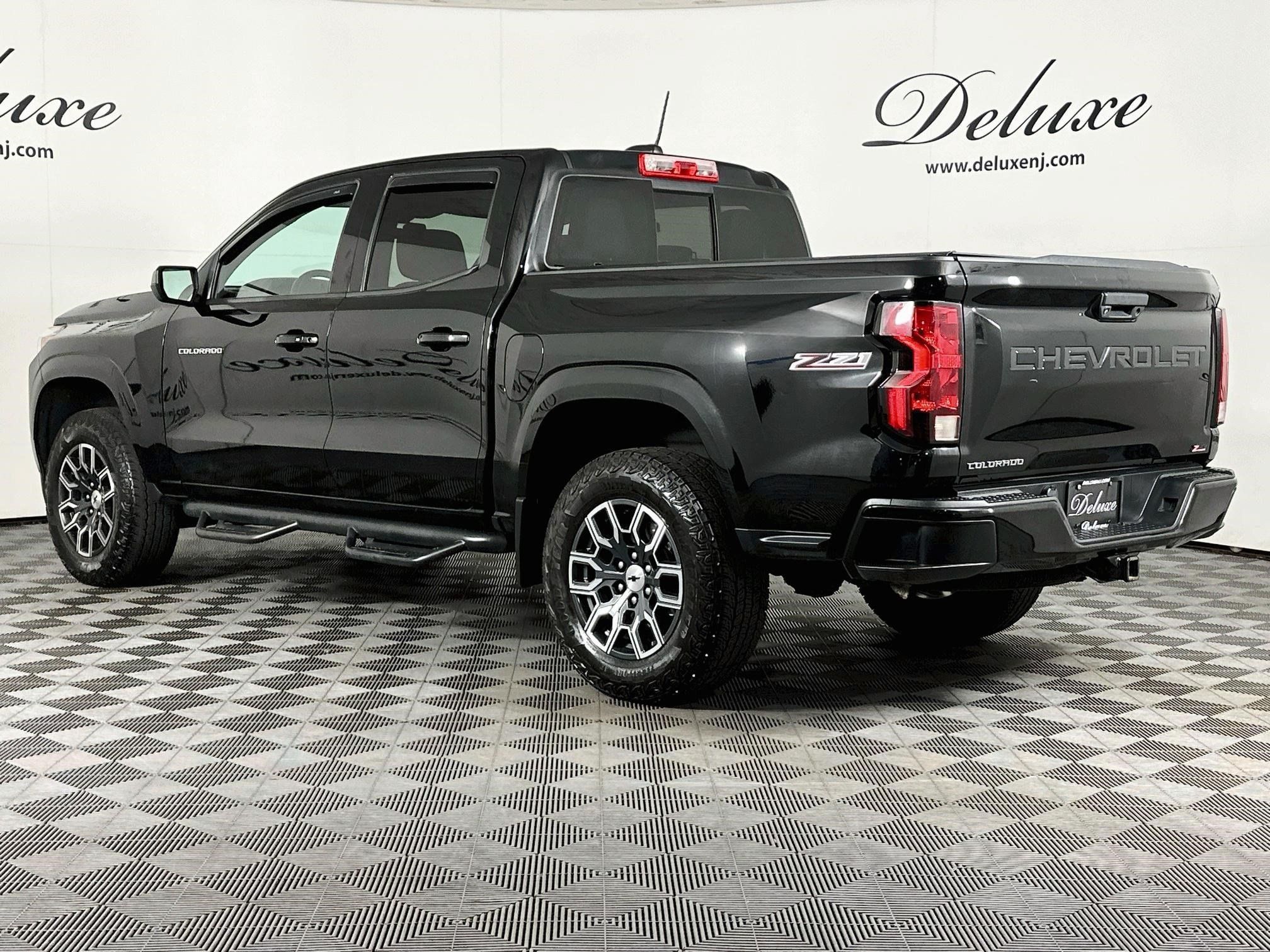 Used 2023 Chevrolet Colorado Z71 w/ Z71 Convenience Package 2 AWD/4WD image 4