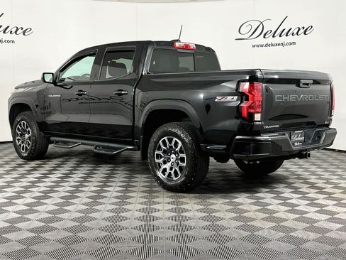 Used 2023 Chevrolet Colorado Z71 w/ Z71 Convenience Package 2 AWD/4WD image 4