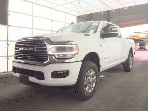 Used 2024 RAM 2500 Laramie w/ Safety Group AWD/4WD image 2