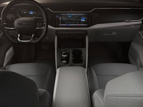 New 2026 Jeep Cherokee Laredo image 5