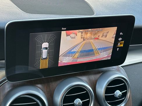 Used 2022 Mercedes-Benz GLC 300 4MATIC image 27