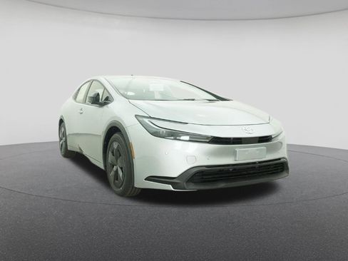 New 2026 Toyota Prius LE image 30