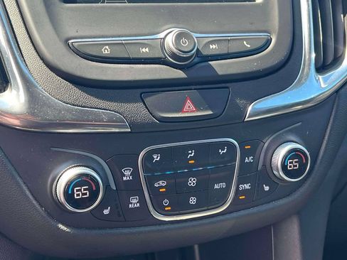 Used 2019 Chevrolet Equinox LT FWD image 34
