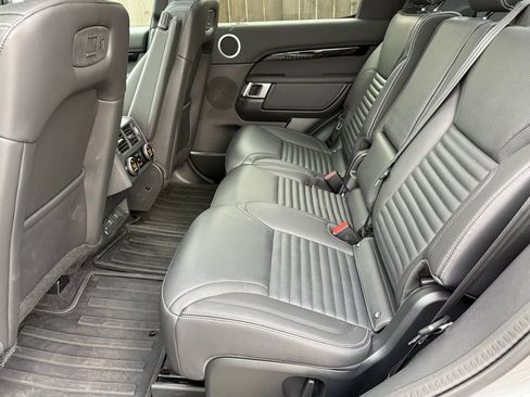 Certified 2025 Land Rover Discovery S image 35