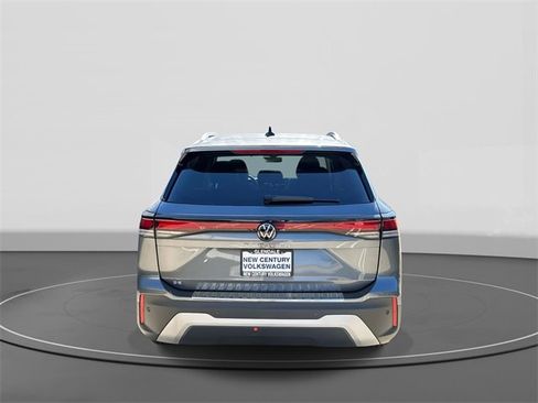 New 2026 Volkswagen Tiguan SE image 4