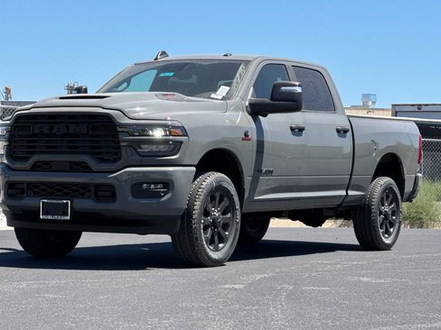 New 2026 RAM 2500 Big Horn AWD/4WD image 7
