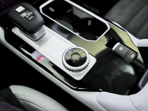 New 2026 Mitsubishi Outlander SE image 47