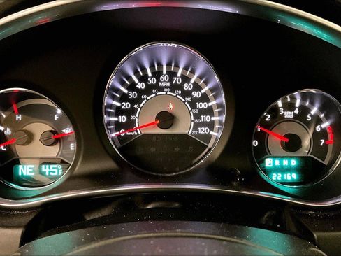 Used 2011 Chrysler 200 Touring image 20