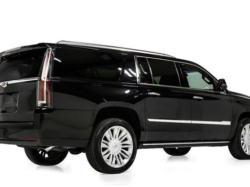 Used 2019 Cadillac Escalade ESV Platinum image 3