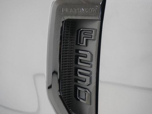 Used 2022 Ford F250 Platinum w/ Tremor Off-Road Package AWD/4WD image 5