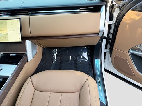 New 2026 Land Rover Range Rover SE AWD/4WD image 18