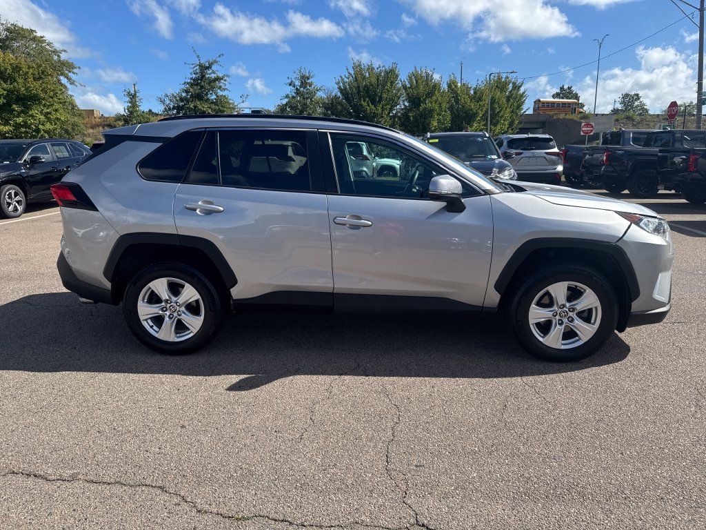 Used 2021 Toyota RAV4 XLE w/ Convenience Package AWD/4WD image 10