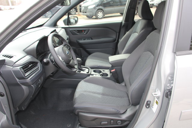 Used 2025 Subaru Forester Premium AWD/4WD image 17