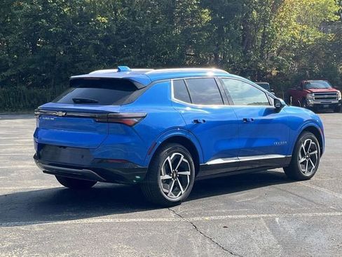 New 2025 Chevrolet Equinox EV LT image 3