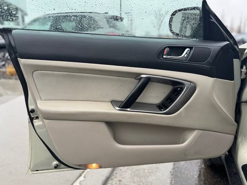 Used 2007 Subaru Outback 2.5i image 9