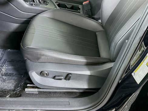 Used 2023 Volkswagen Tiguan SE FWD image 23
