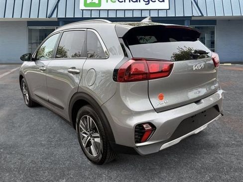 Used 2022 Kia Niro LXS FWD image 3