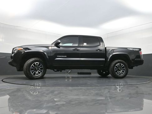 Used 2020 Toyota Tacoma TRD Sport AWD/4WD image 27