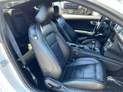 Used 2020 Ford Mustang GT Premium w/ GT Performance Package RWD image 21