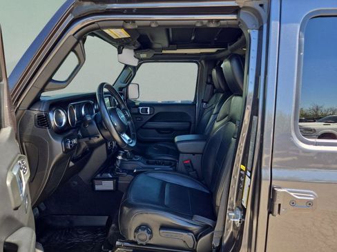 Used 2020 Jeep Wrangler Unlimited Sahara image 24