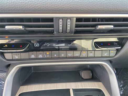 Used 2024 MAZDA CX-90 3.3 Turbo w/ Premium Package image 32