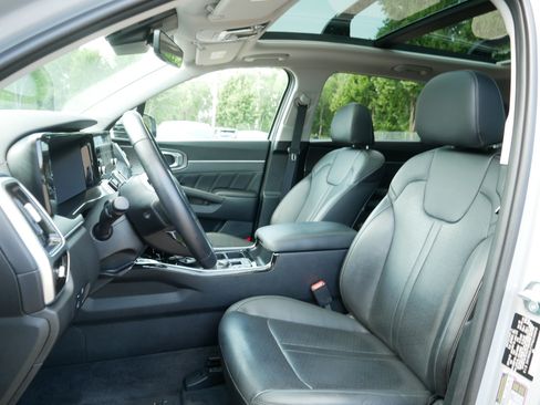 Certified 2023 Kia Sorento SX AWD/4WD image 34