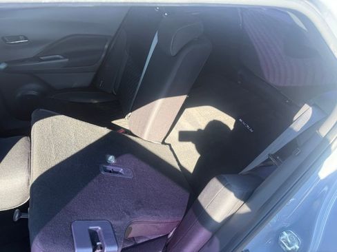 Used 2021 Nissan Kicks SV FWD image 33