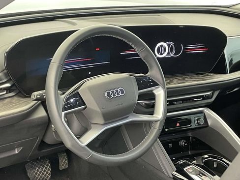 Certified 2025 Audi Q5 2.0T Premium w/ Convenience Package image 4