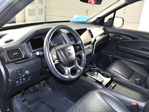 Used 2021 Honda Passport Touring image 2