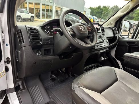 Used 2025 RAM ProMaster 2500 w/ Convenience Group FWD image 9