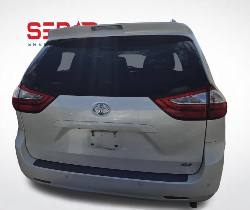 Used 2015 Toyota Sienna XLE w/ XLE Navigation Package FWD image 12